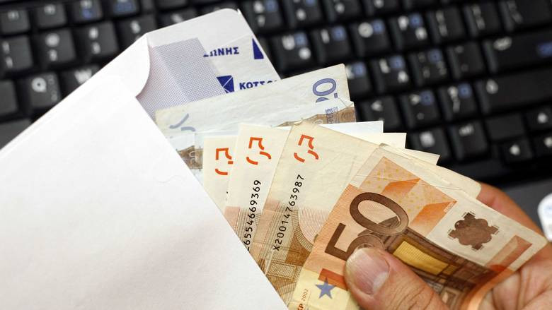 Κατάσχεσαν ακόμα και το δώρο των Χριστουγέννων -Αντίστροφη μέτρηση για τέλη κυκλοφορίας, ΕΝΦΙΑ και δόσεις